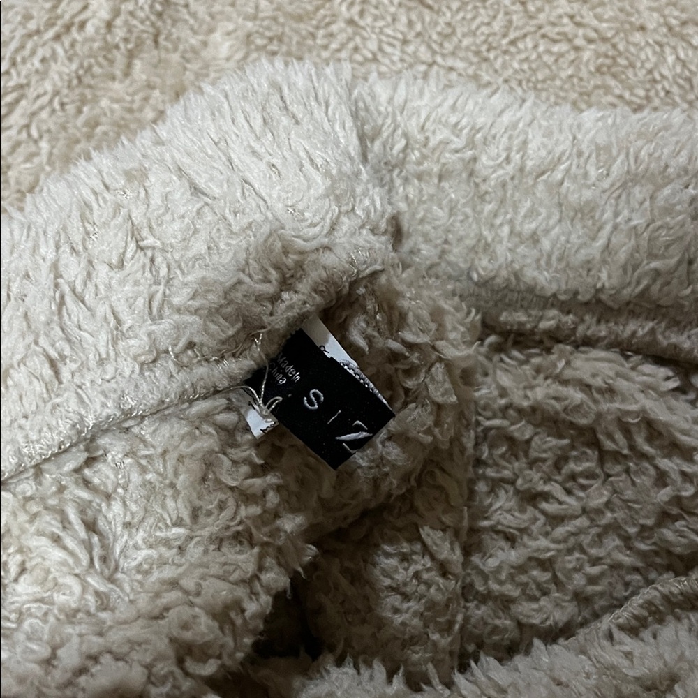 Cozy Tan Sherpa Lounge Set - Picture 4 of 8